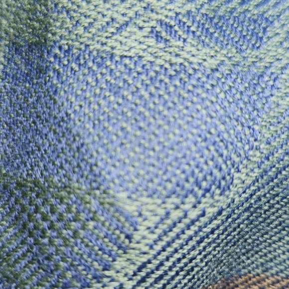 Large Multi-colour 100% Wool Scarf - Picture 8 of 10